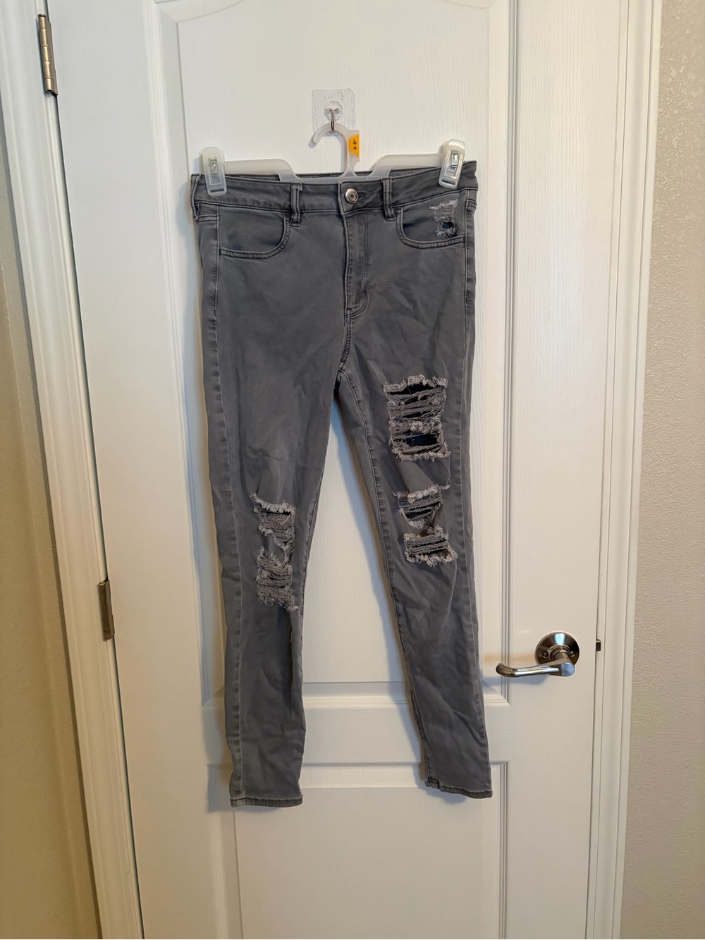 American Eagle Outfitters Gray Ripped Skinny Jeans